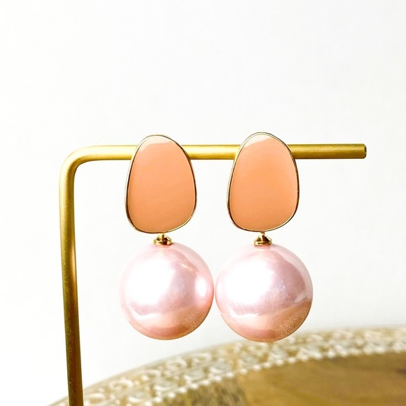 Pink Pearl Drop‎ Earrings Gold Tone Stud Statement Luxury Chic - Picture 2 of 4